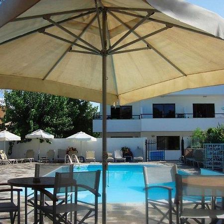 Andries Apartments Paphos Buitenkant foto