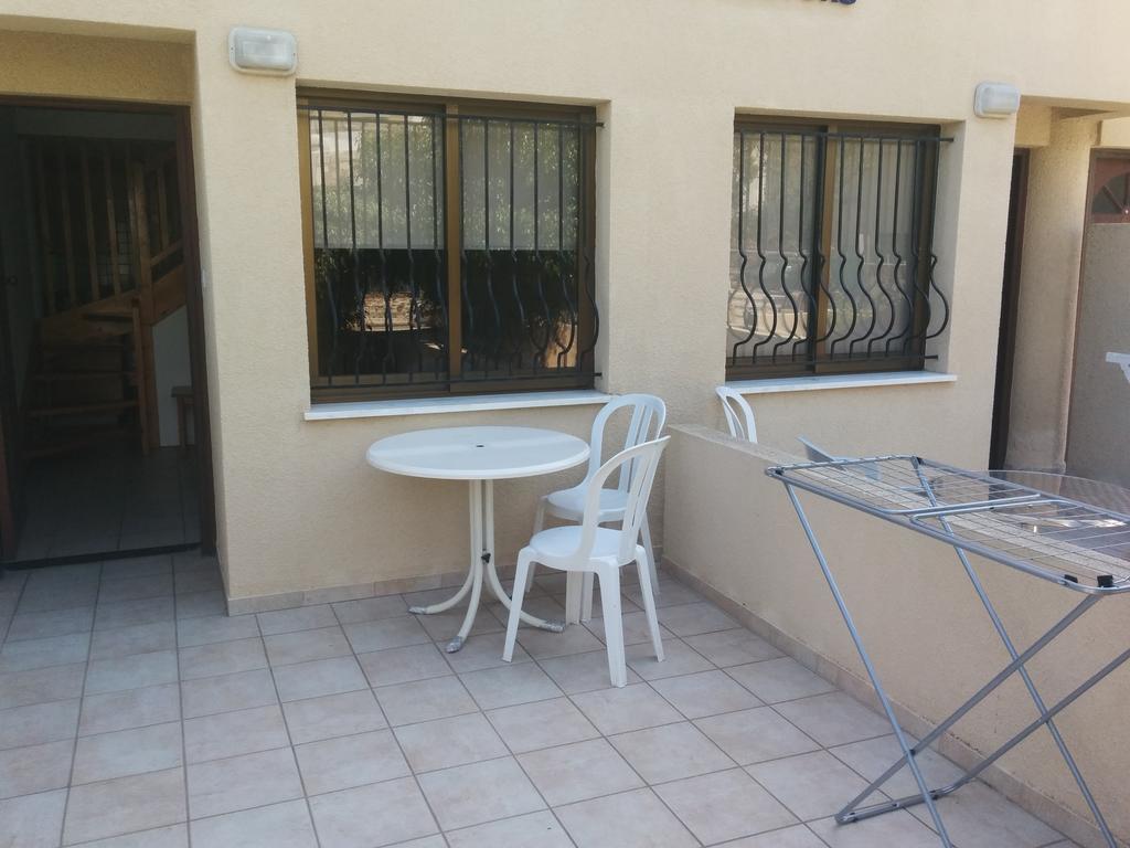 Andries Apartments Paphos Kamer foto