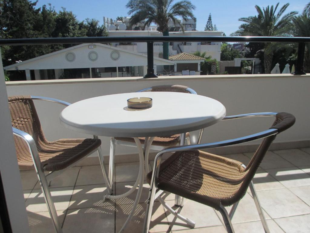 Andries Apartments Paphos Buitenkant foto