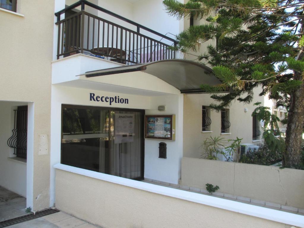 Andries Apartments Paphos Buitenkant foto