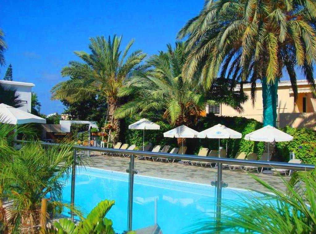Andries Apartments Paphos Buitenkant foto