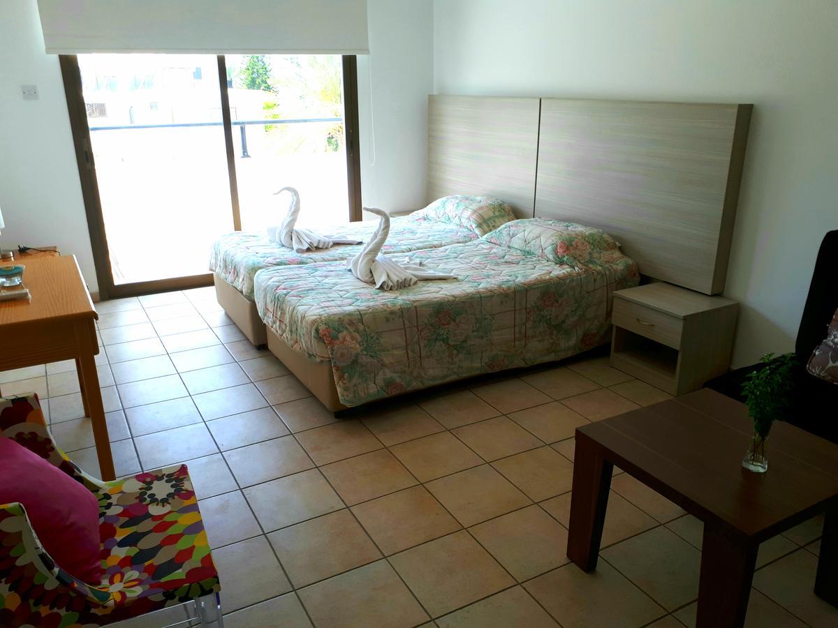 Andries Apartments Paphos Buitenkant foto